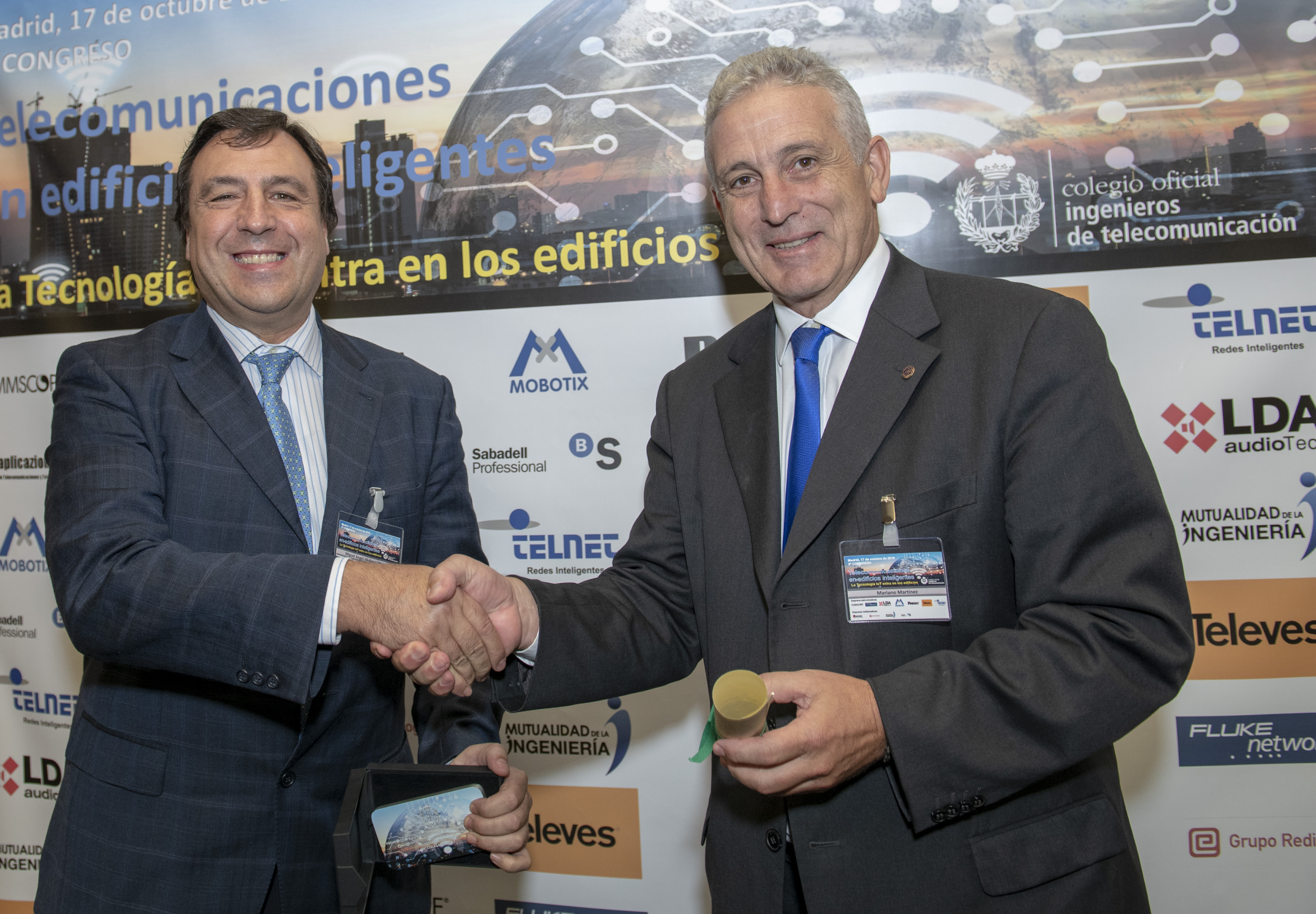 Miguel Angel Vaquero con premio COIT